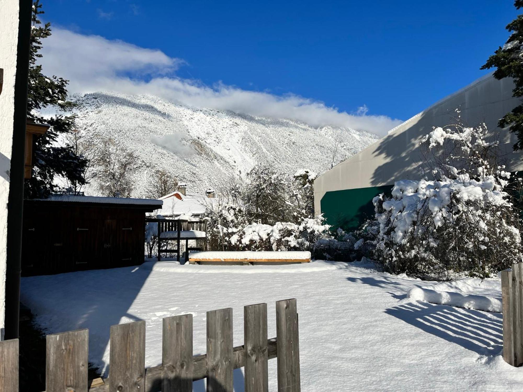 Haus Alberto - Haus Mit 2 Ferienwohnungen Ötztal-Bahnhof Exteriör bild